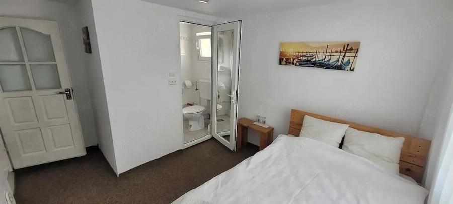 Casă cu 9 camere cu Teren 300 Mp în Central