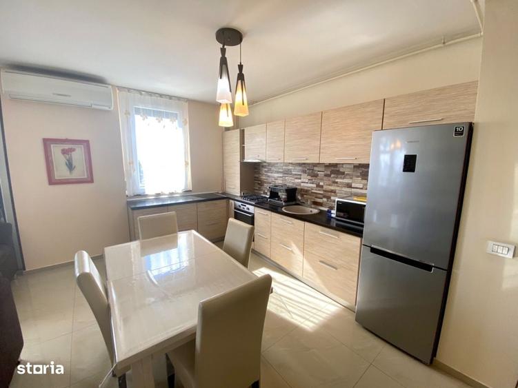 Apartament cu 3 camere semidecomandat în Central