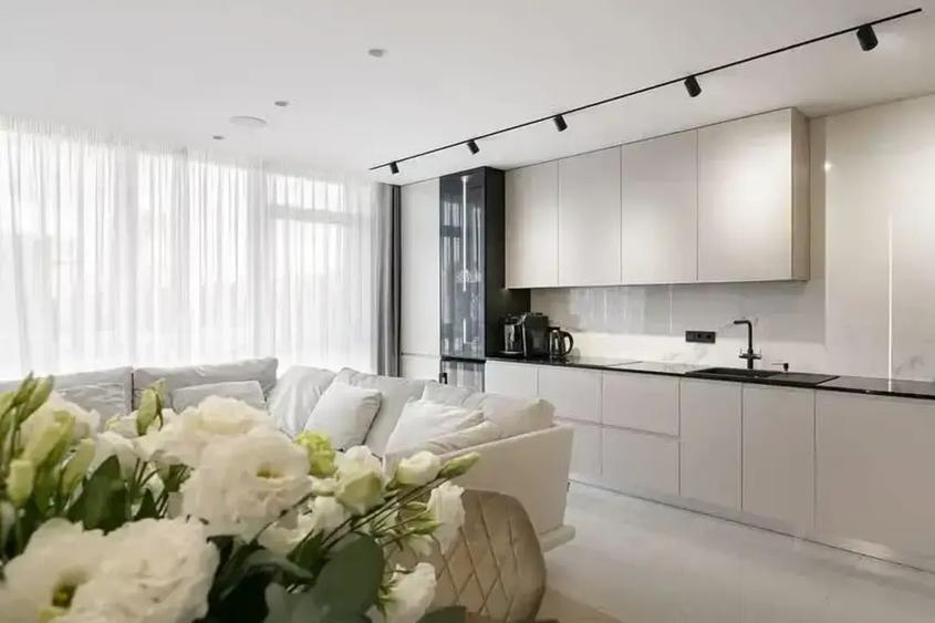 Apartament cu 2 camere semidecomandat în Tunari