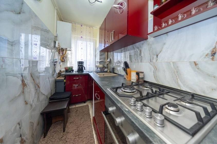 Apartament cu 3 camere semidecomandat în Electroprecizia