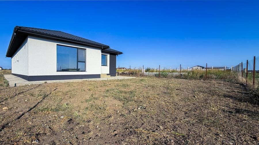 Casă individuală cu 5 camere cu Teren 491 Mp în Cumpăna