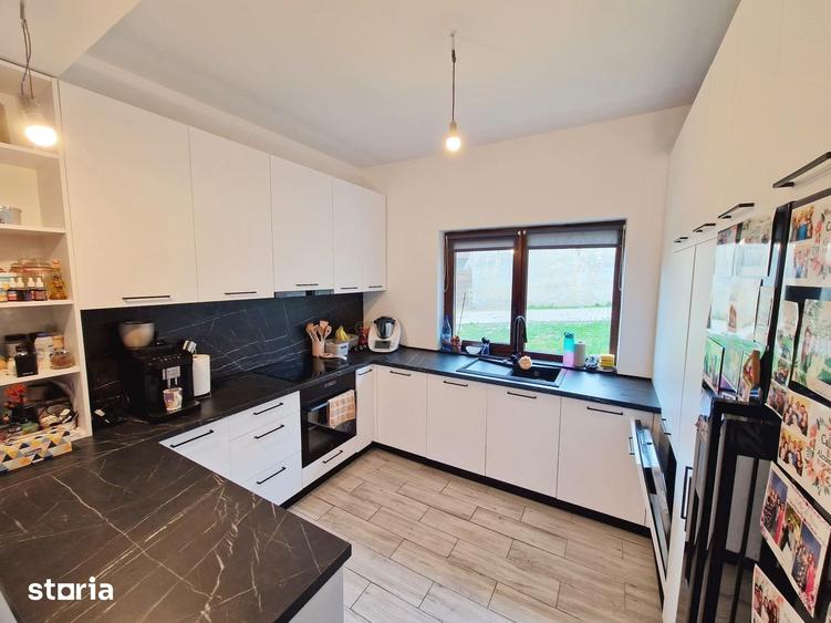 Casa tip duplex finisata, teren 380 mp, Dezmir zona str Criseni - 14