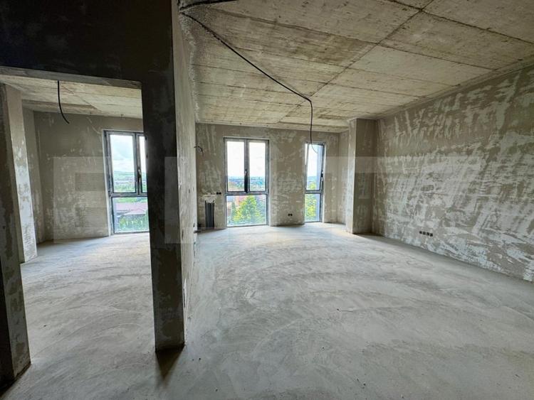 Spațiu comercial, de 1,400 mp, în Exterior Est