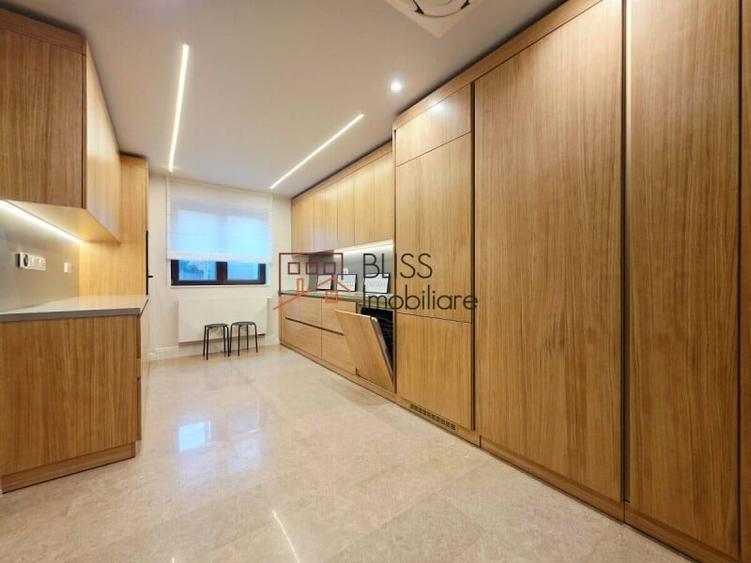 Casă cu 5 camere cu Teren 453 Mp în Pipera