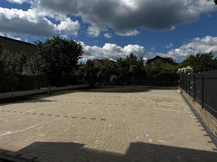 Apartament cu 3 camere semidecomandat în Andrei Mureșanu