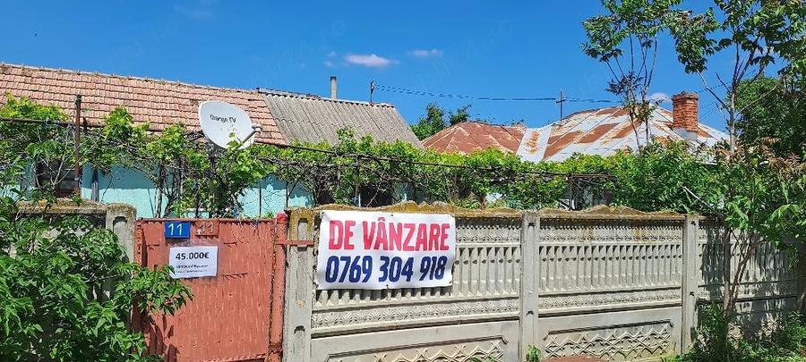 Casă cu Teren 2200 Mp în Central