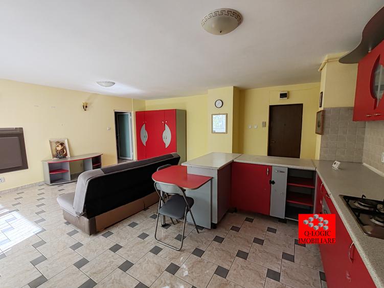 Apartament cu 2 camere semidecomandat în Răcădău