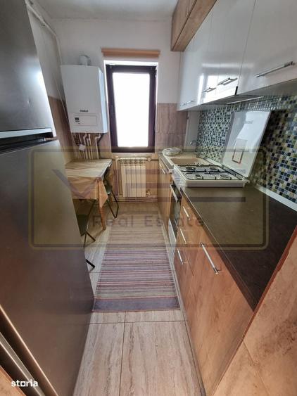 Apartament cu 3 camere semidecomandat în Alexandru cel Bun