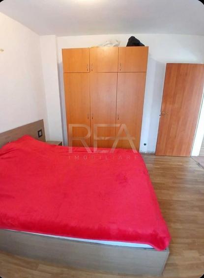 Apartament cu 3 camere semidecomandat, mobilat în Berceni
