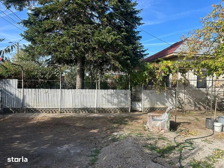 Casă cu 4 camere în Roata Mică