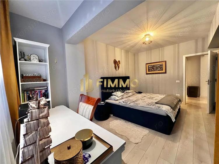 Apartament cu 3 camere semidecomandat în Periferie