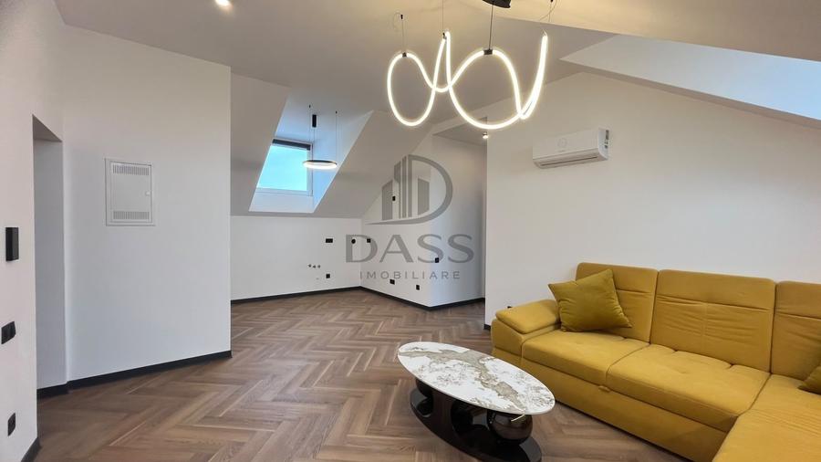 Apartament cu 3 camere semidecomandat, mobilat în Turnișor