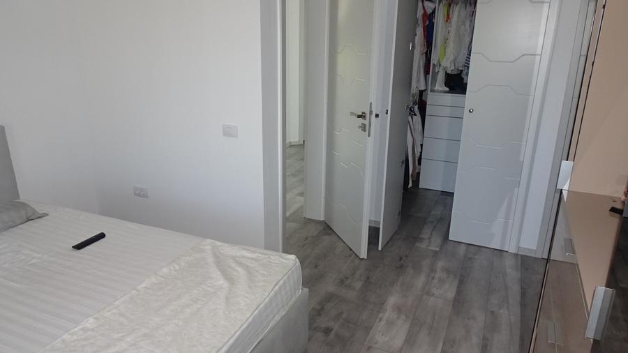 Casă cu 4 camere cu Teren 942 Mp în Zăvoi