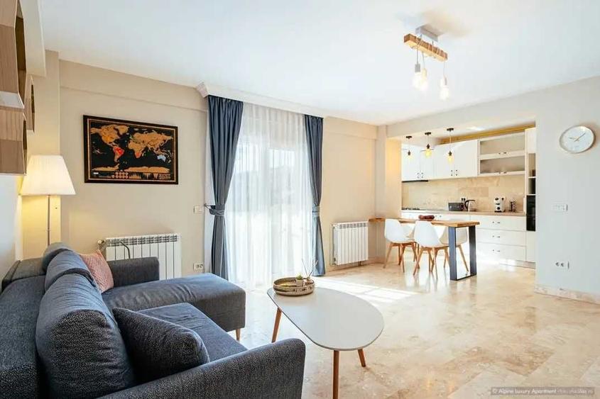 Apartament cu 3 camere semidecomandat în Exterior Vest