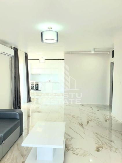 Apartament cu 3 camere semidecomandat în Malul Mureșului