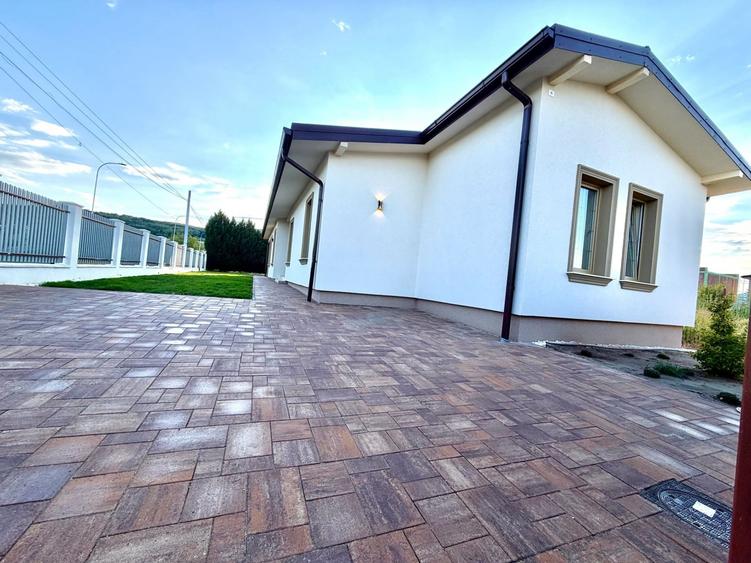 Casă individuală cu 3 camere cu Teren 418 Mp în Micești