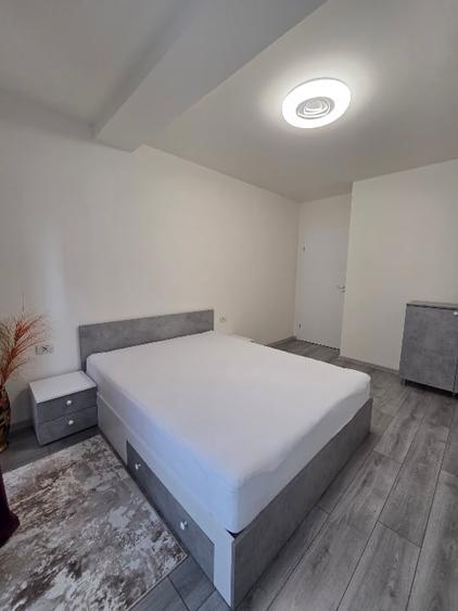 Apartament cu 3 camere decomandat, mobilat în Aradului