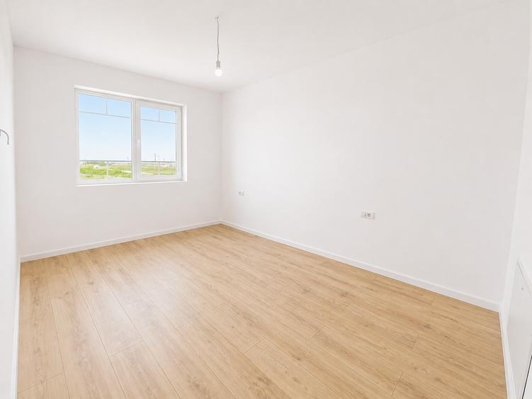 Duplex cu 4 camere cu Canalizare în Aeroport