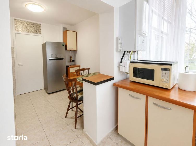 Apartament cu 2 camere decomandat, mobilat în Soarelui