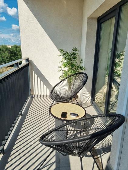 Apartament cu 2 camere decomandat în Botizului