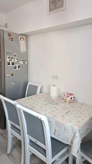 Apartament cu 3 camere decomandat în Ostroveni
