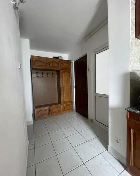 Apartament cu 3 camere decomandat, mobilat în Tomis III