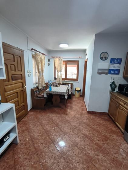 Casă cu 6 camere cu Canalizare în Păulești