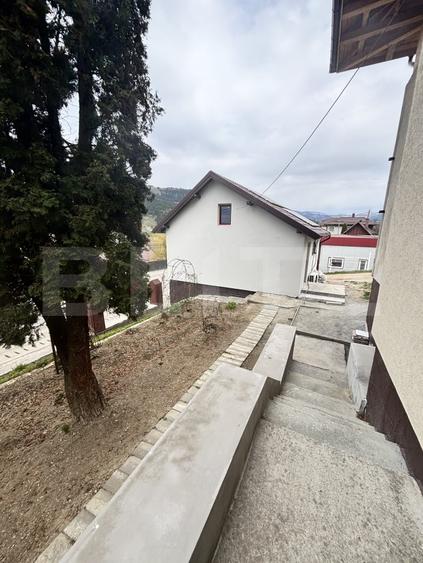 Casă individuală cu 6 camere cu Canalizare în Vatra Dornei