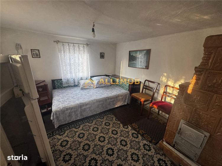 Casa batraneasca si teren 758 mp in Negoiesti. - 12
