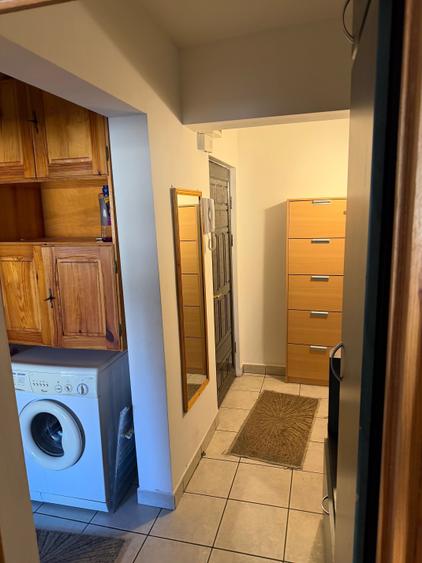 Apartament cu 2 camere semidecomandat în Coman