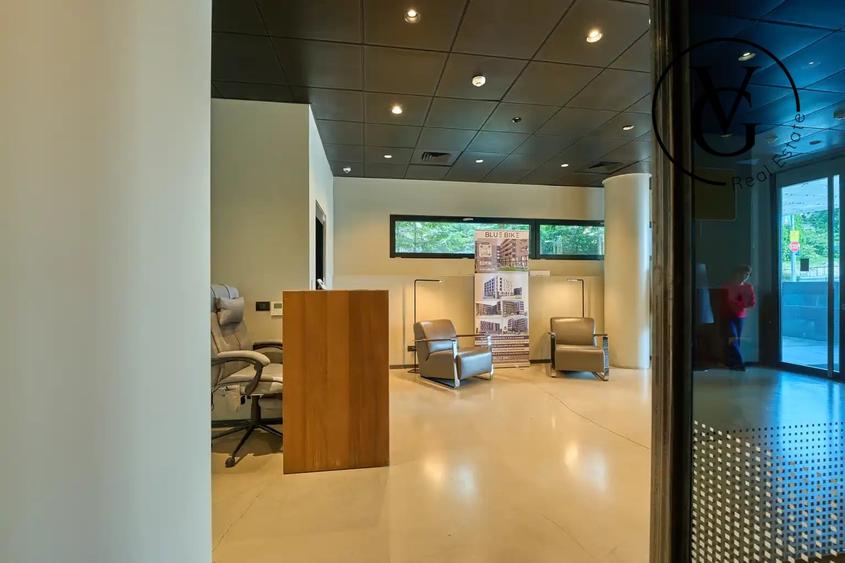 Spațiu comercial, de 963.90002441406 mp, în Peninsula