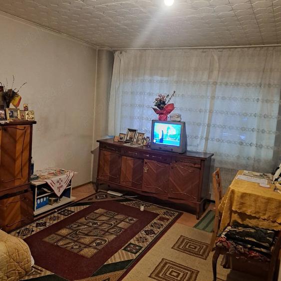 Garsonieră decomandată în Vitan
