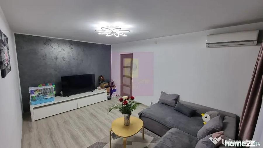 Apartament cu 3 camere decomandat în P-ța Reșița