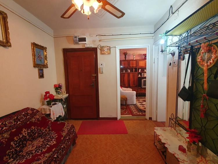 Apartament cu 3 camere decomandat în Aurel Vlaicu