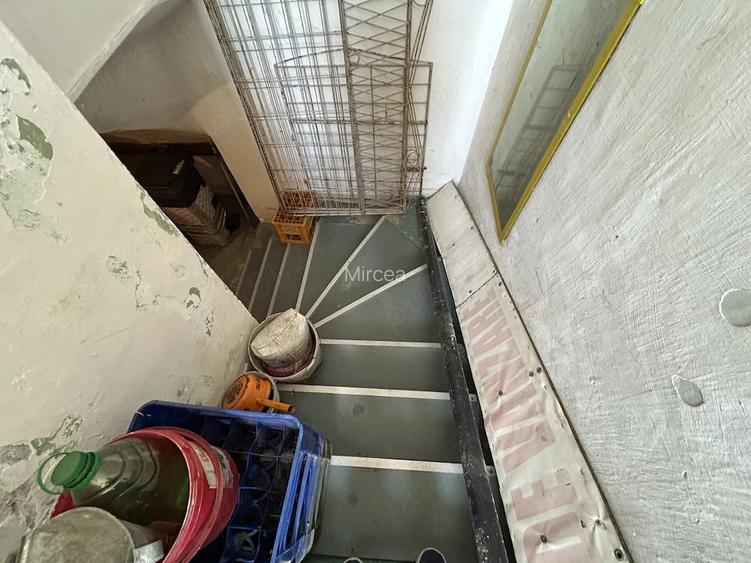 Vand spatiu (fost restaurant) Aradul-Nou,central,pe Calea Timisorii,st.274 mp.
