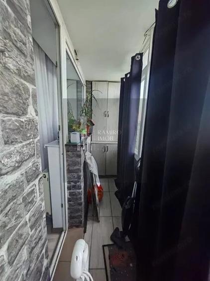 Apartament cu 3 camere decomandat în Brâncoveanu