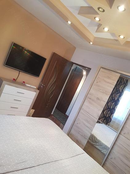 Apartament 2 camere decomandat zona 1 Mai - 4