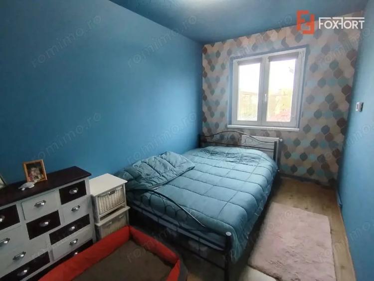 Apartament cu 4 camere semidecomandat, mobilat în Spitalul Județean