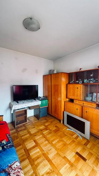 Apartament cu 3 camere în Lipovei