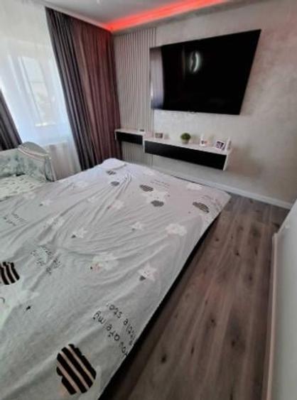 Apartament cu 4 camere decomandat, mobilat în E3