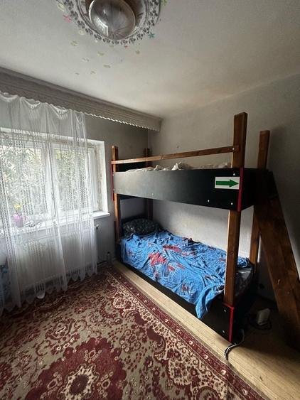 Apartament cu 3 camere decomandat în Răcătău-Răzeși