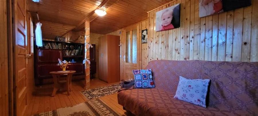 Casă individuală cu 4 camere cu Teren 2156 Mp în Exterior Sud