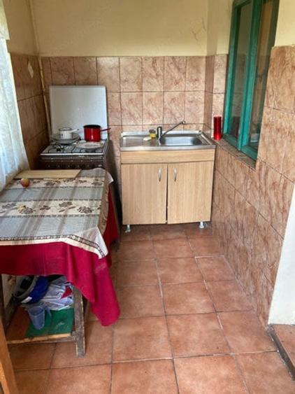 Casă cu 3 camere în Prundu