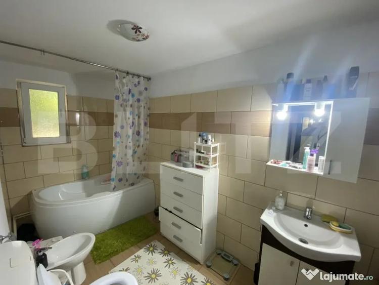 Casă cu 4 camere cu Teren 380 Mp în 1 Mai