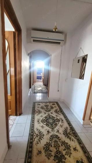 Apartament cu 4 camere decomandat în Viziru 3