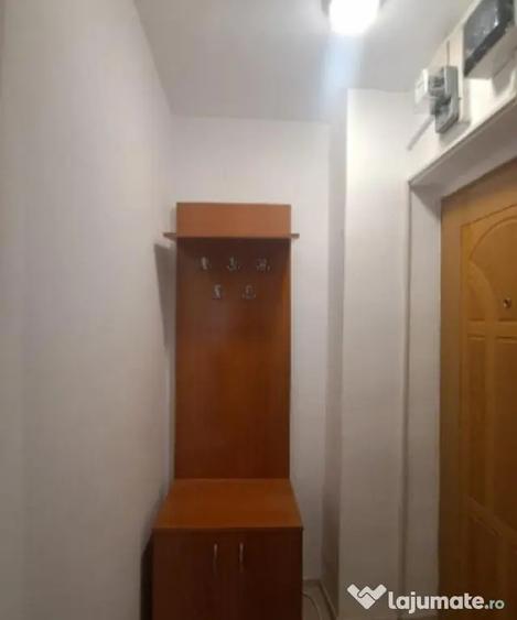 Apartament cu 2 camere decomandat, mobilat în B-dul București