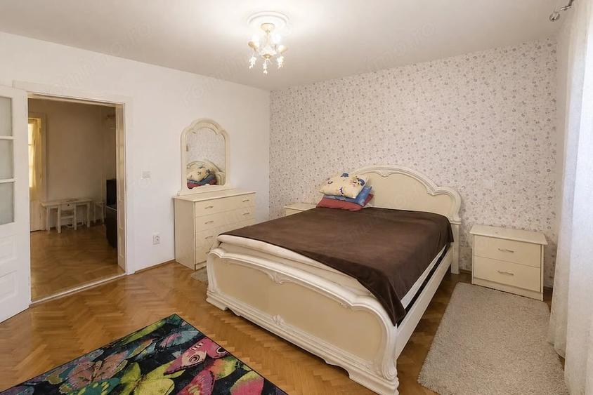 Casă cu Teren 3000 Mp în Giroc