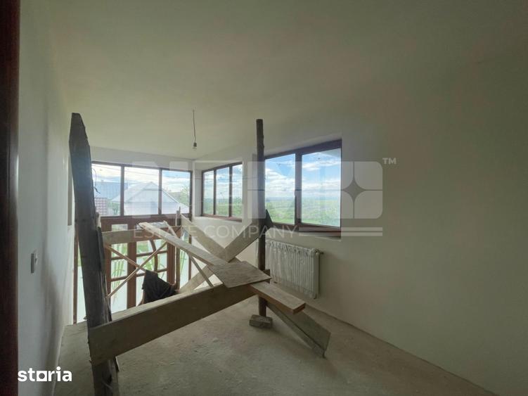 Casă cu 9 camere cu Teren 631 Mp în Burla