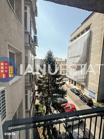 Apartament cu 3 camere decomandat în Victoriei