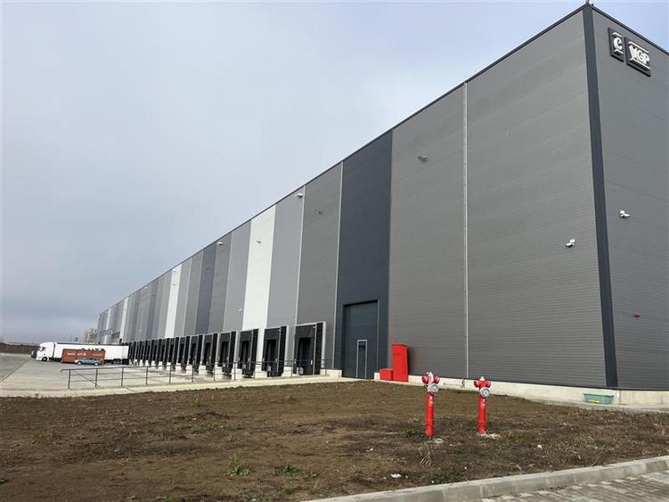 Spațiu industrial, de 10,000 mp, în Ștefăneștii de Jos